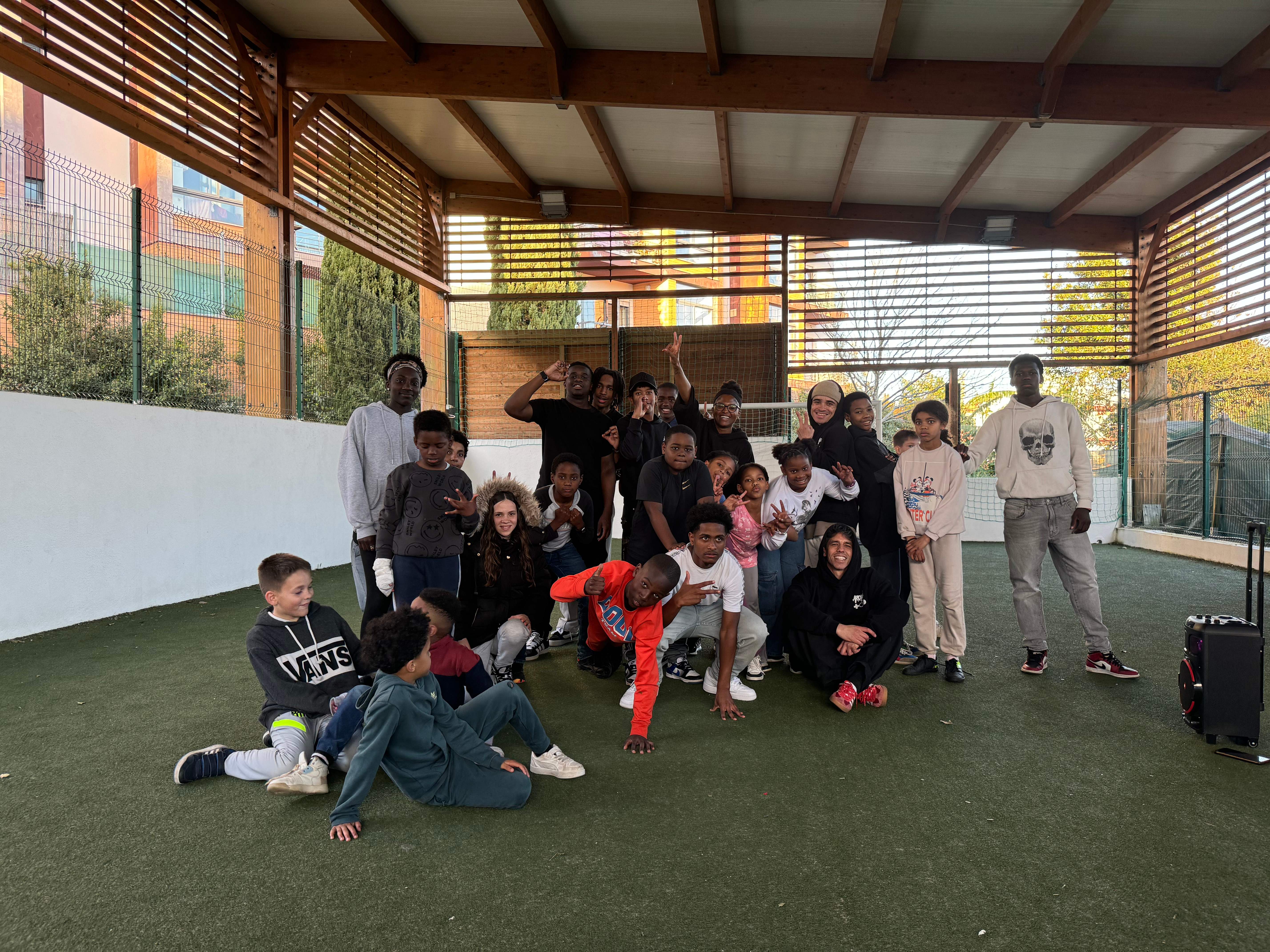 Crianças e jovens em atividades desportivas KORI